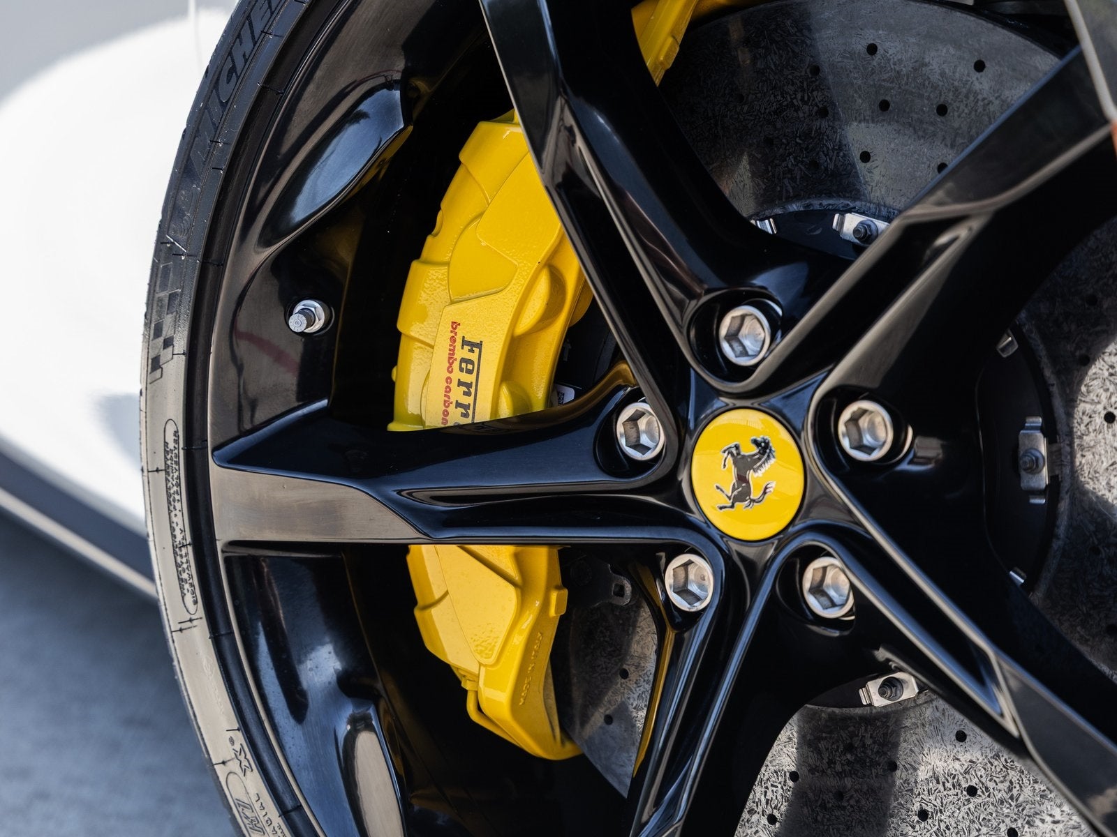 2023 Ferrari SF90 Stradale Base