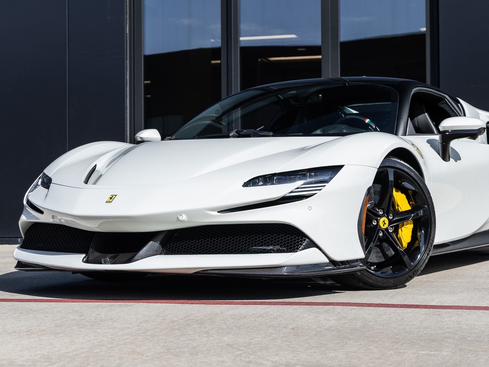 2023 Ferrari SF90 Stradale Base