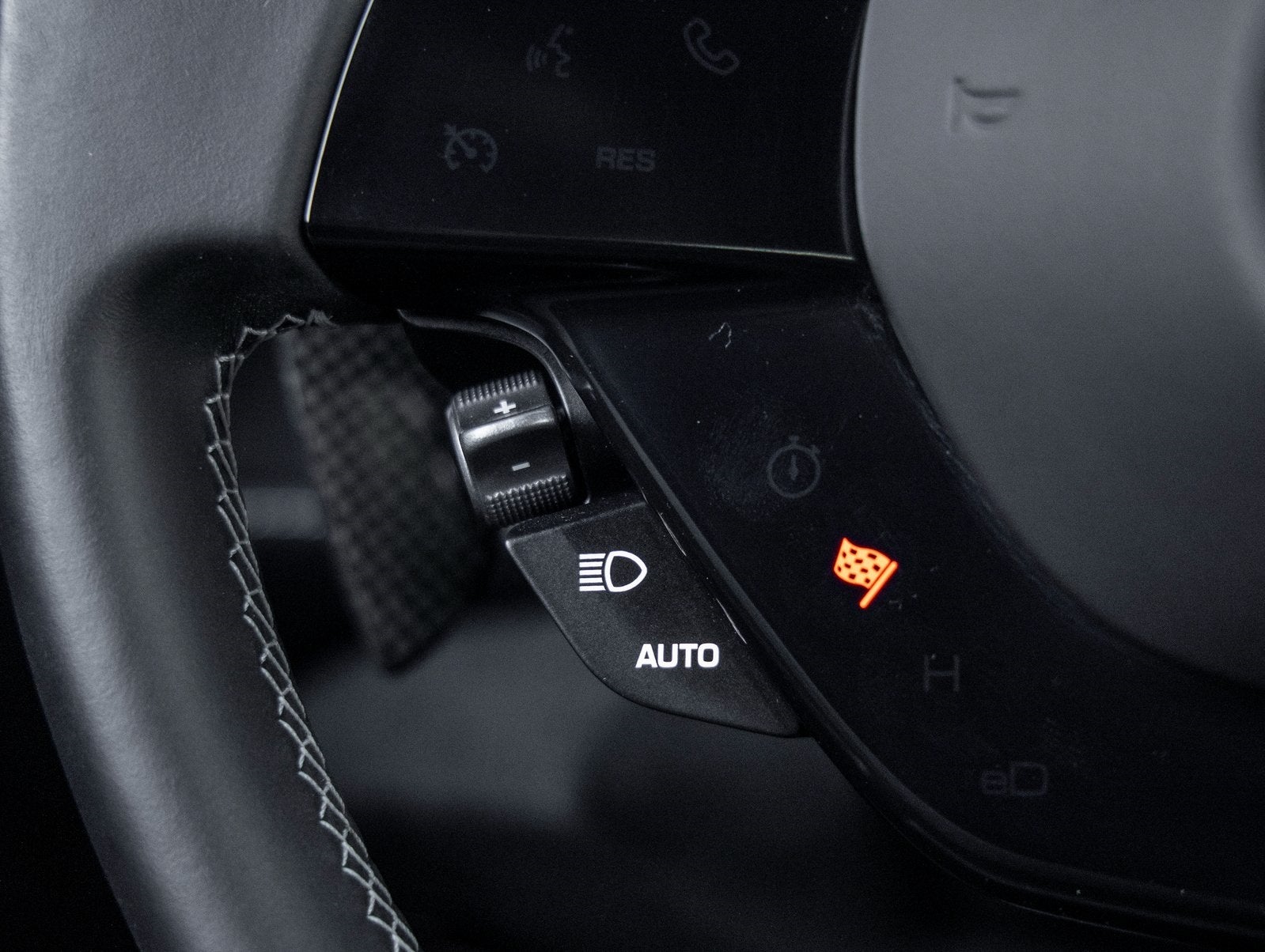 2023 Ferrari SF90 Stradale Base