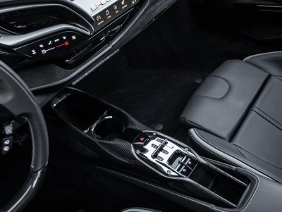 2023 Ferrari SF90 Stradale Base