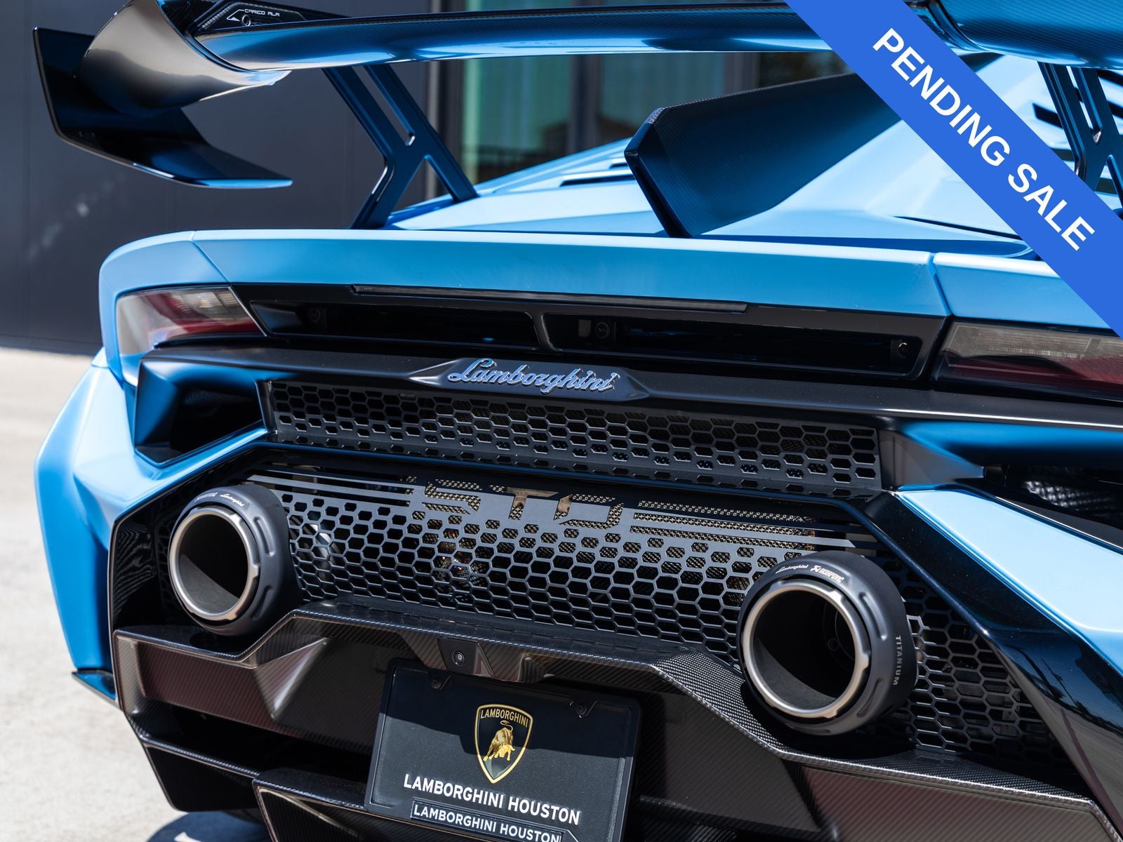 2024 Lamborghini Huracan STO Base