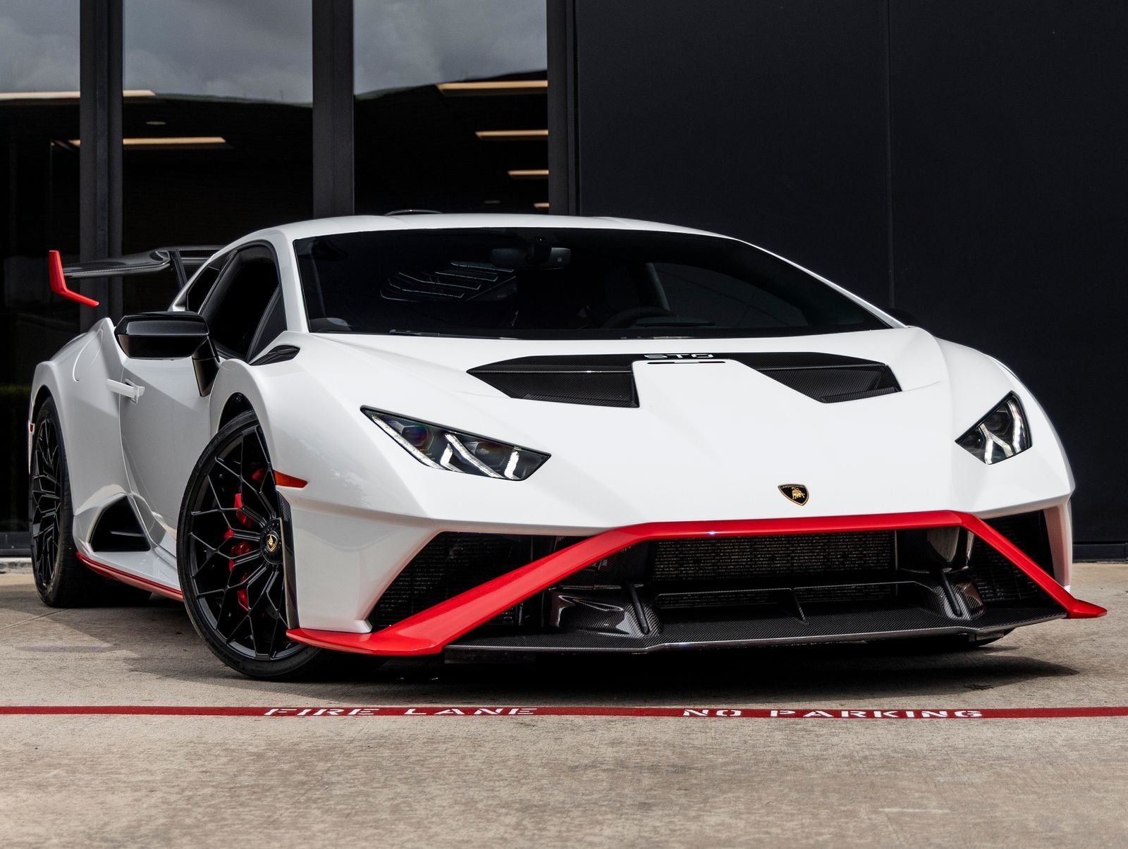 2022 Lamborghini Huracan STO Base