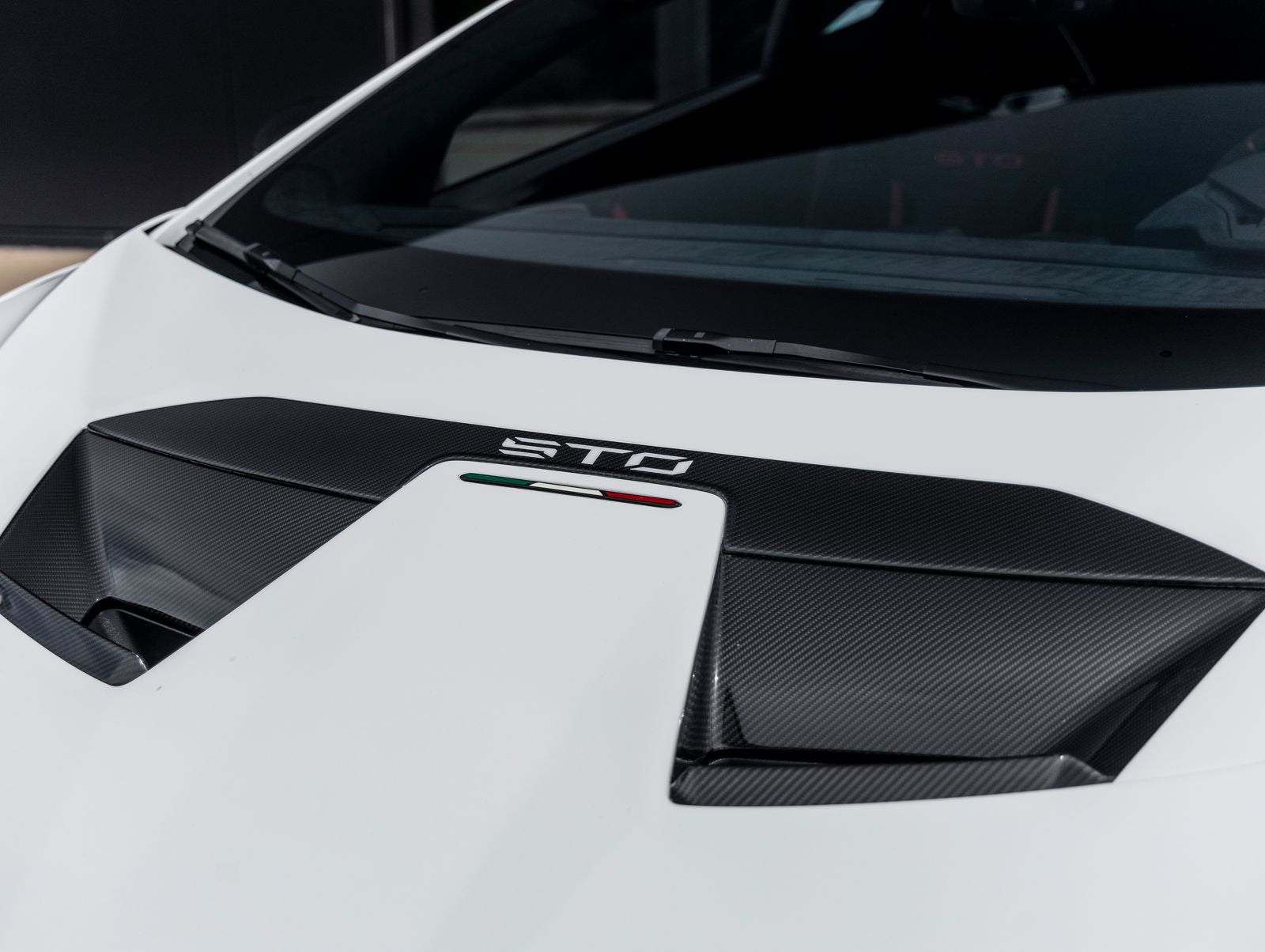 2022 Lamborghini Huracan STO Base