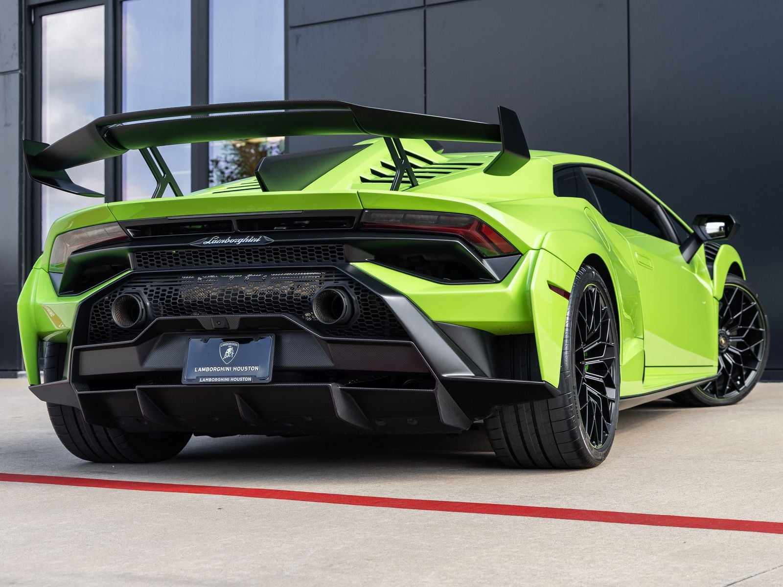 2023 Lamborghini Huracan STO Base
