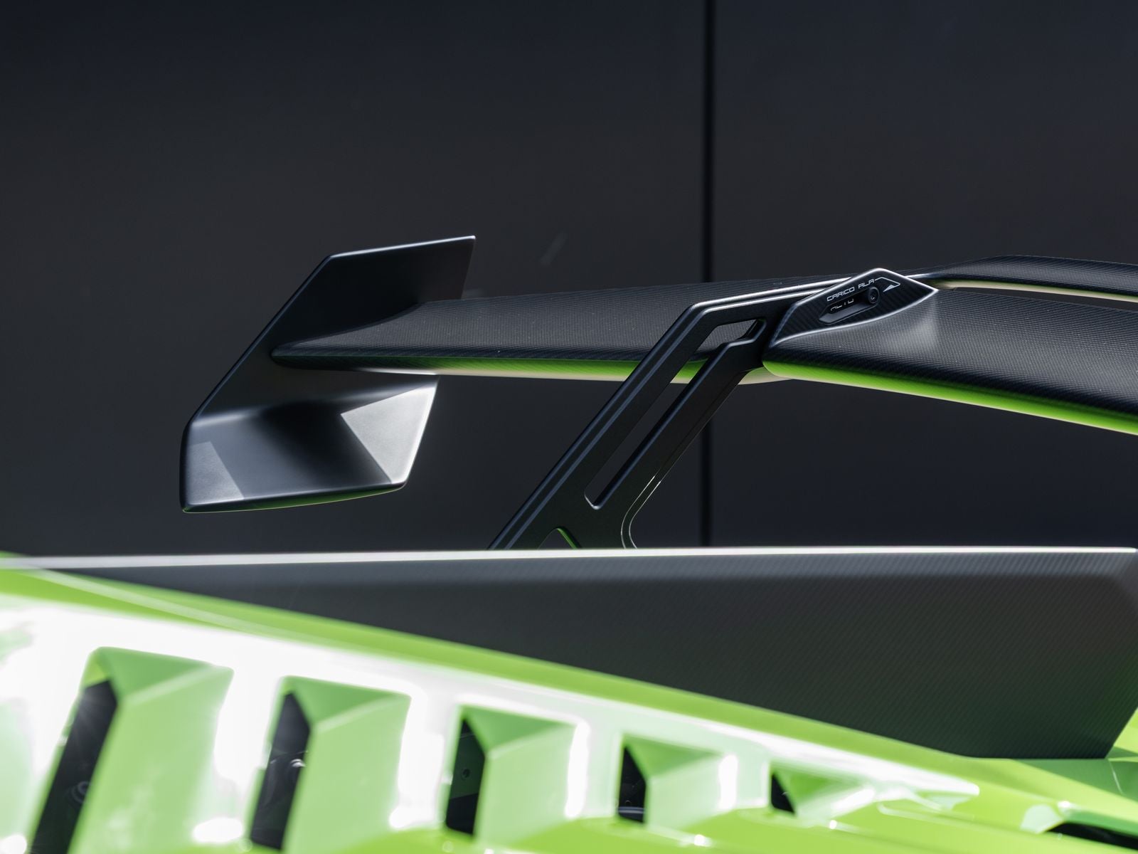 2023 Lamborghini Huracan STO Base