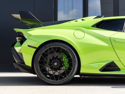 2023 Lamborghini Huracan STO Base