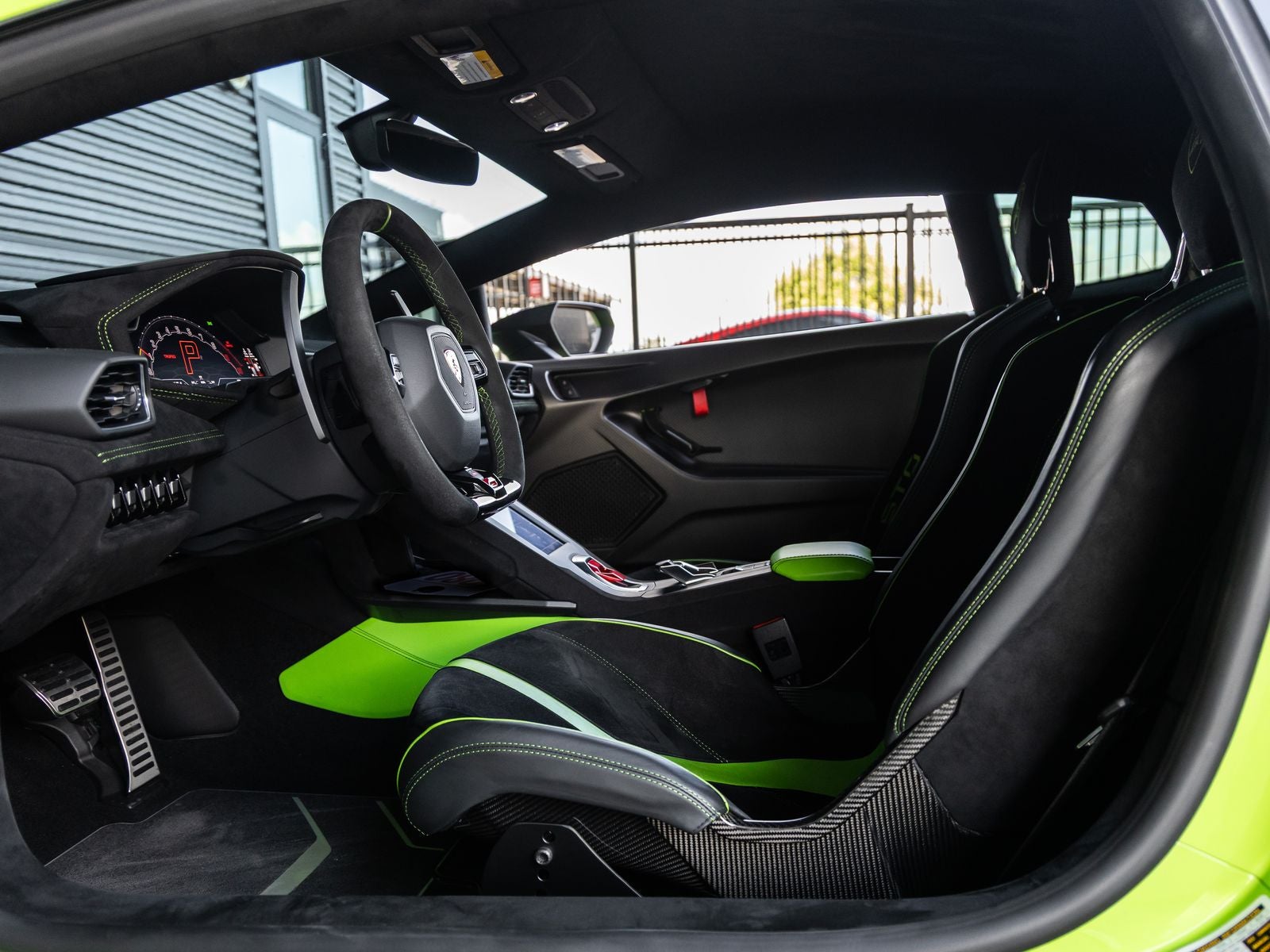 2023 Lamborghini Huracan STO Base