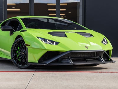 2023 Lamborghini Huracan STO Base