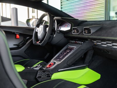 2023 Lamborghini Huracan STO Base