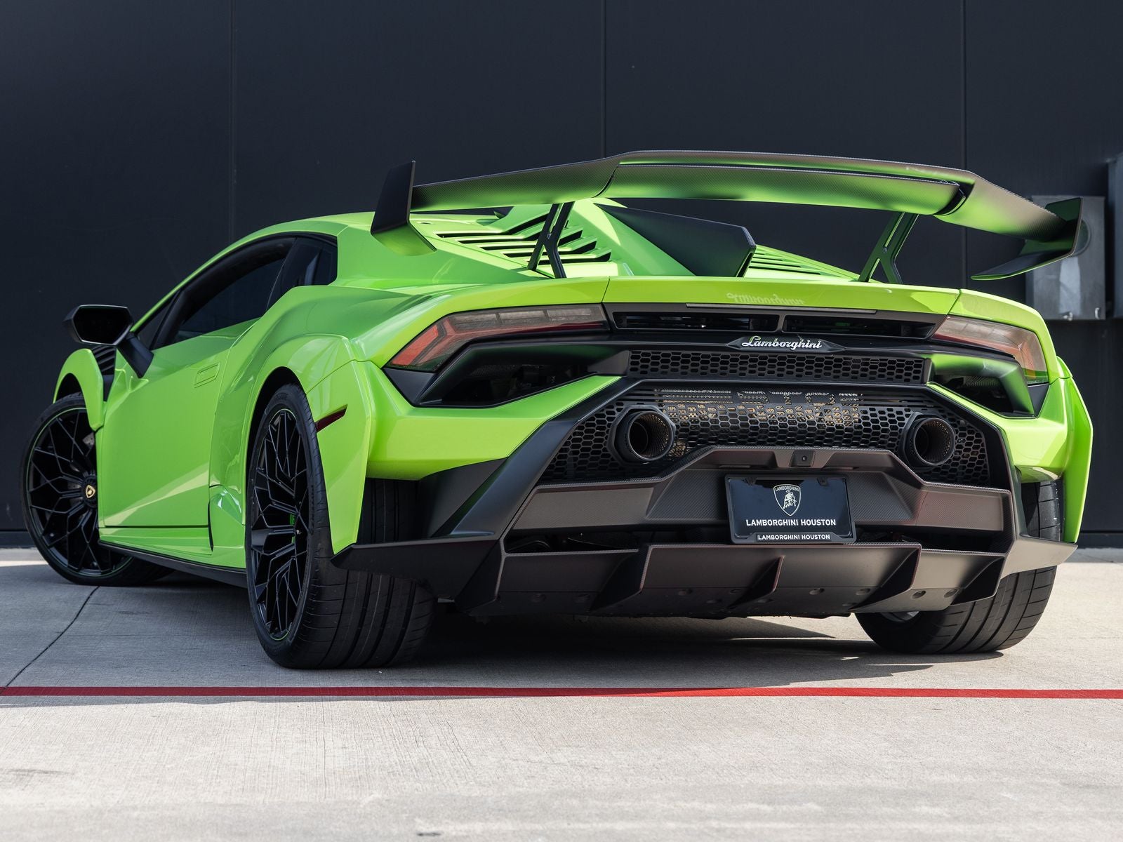 2023 Lamborghini Huracan STO Base