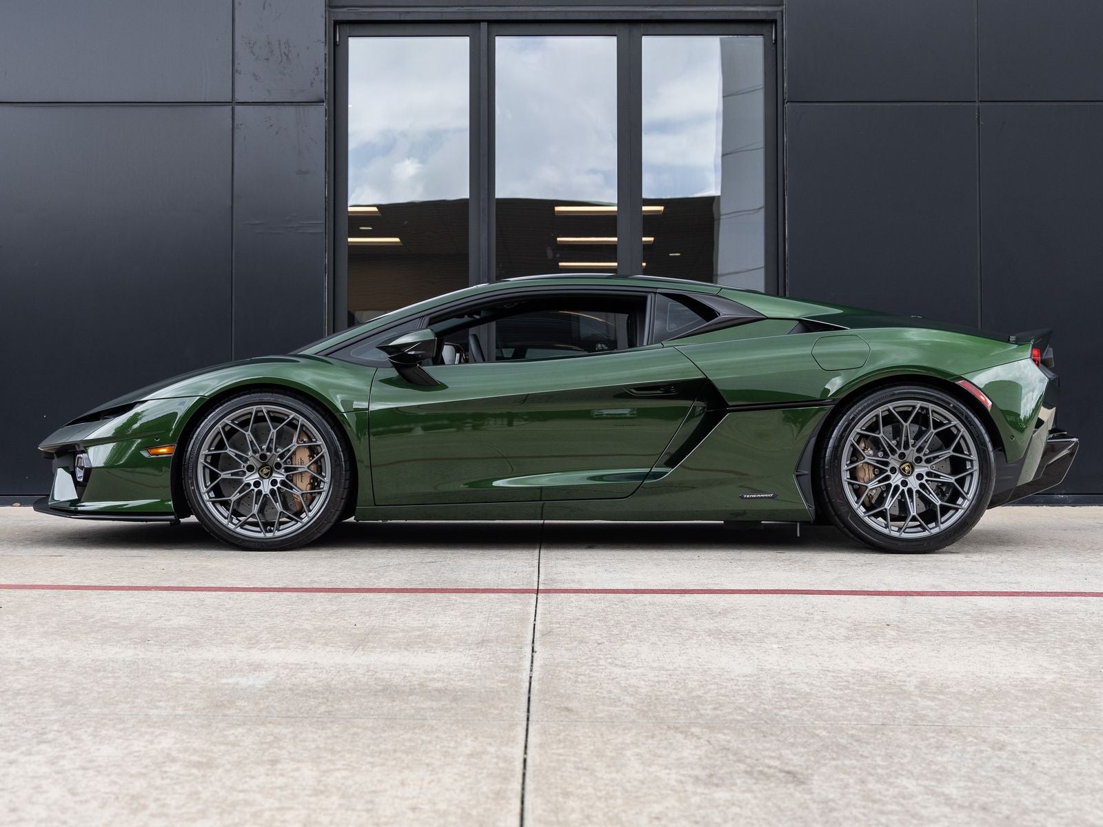 2026 Lamborghini Temerario Base