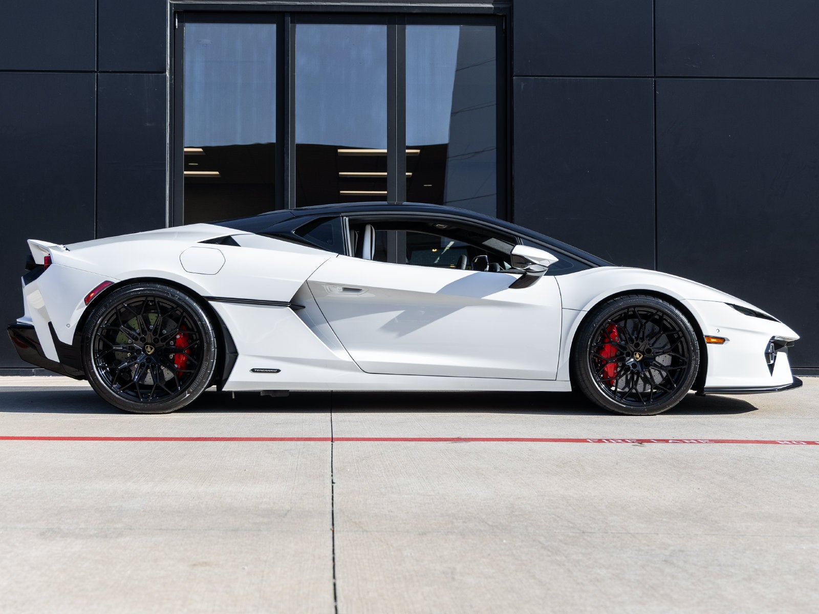 2026 Lamborghini Temerario Base
