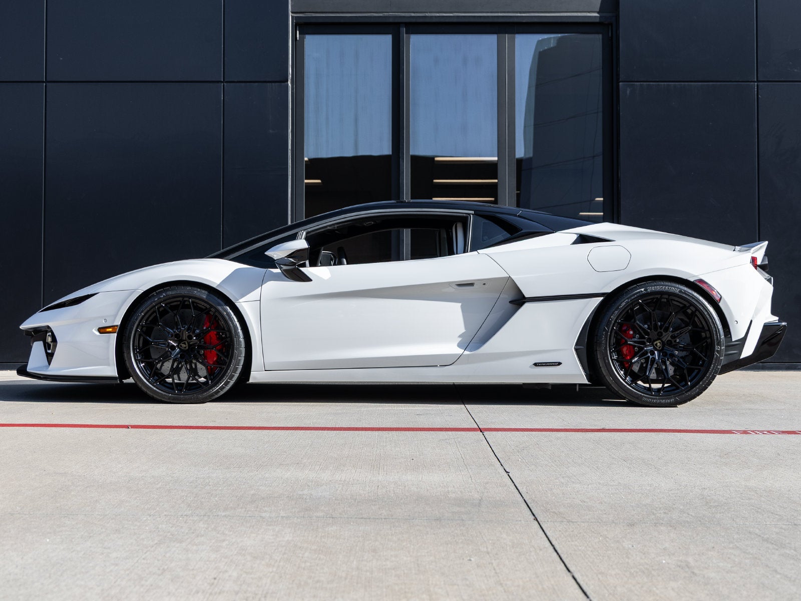 2026 Lamborghini Temerario Base