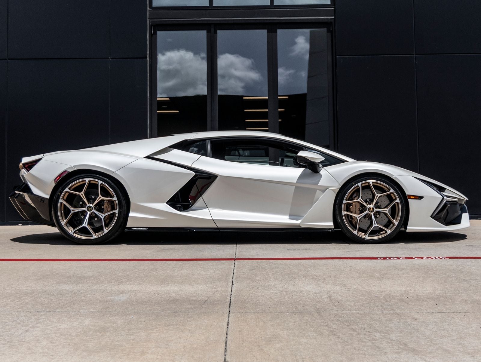 2026 Lamborghini Revuelto Base