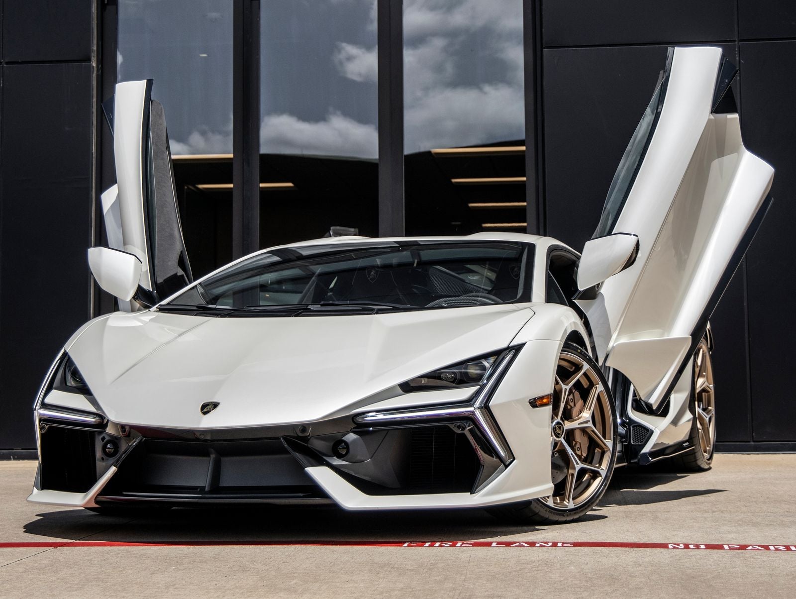 2026 Lamborghini Revuelto Base