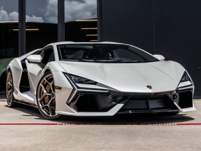 2026 Lamborghini Revuelto Base