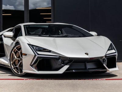 2026 Lamborghini Revuelto Base