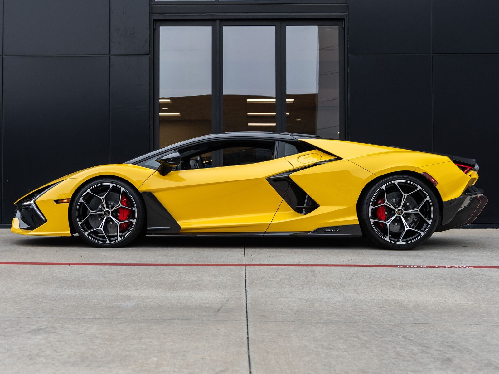 2026 Lamborghini Revuelto Base