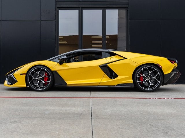 2026 Lamborghini Revuelto Base