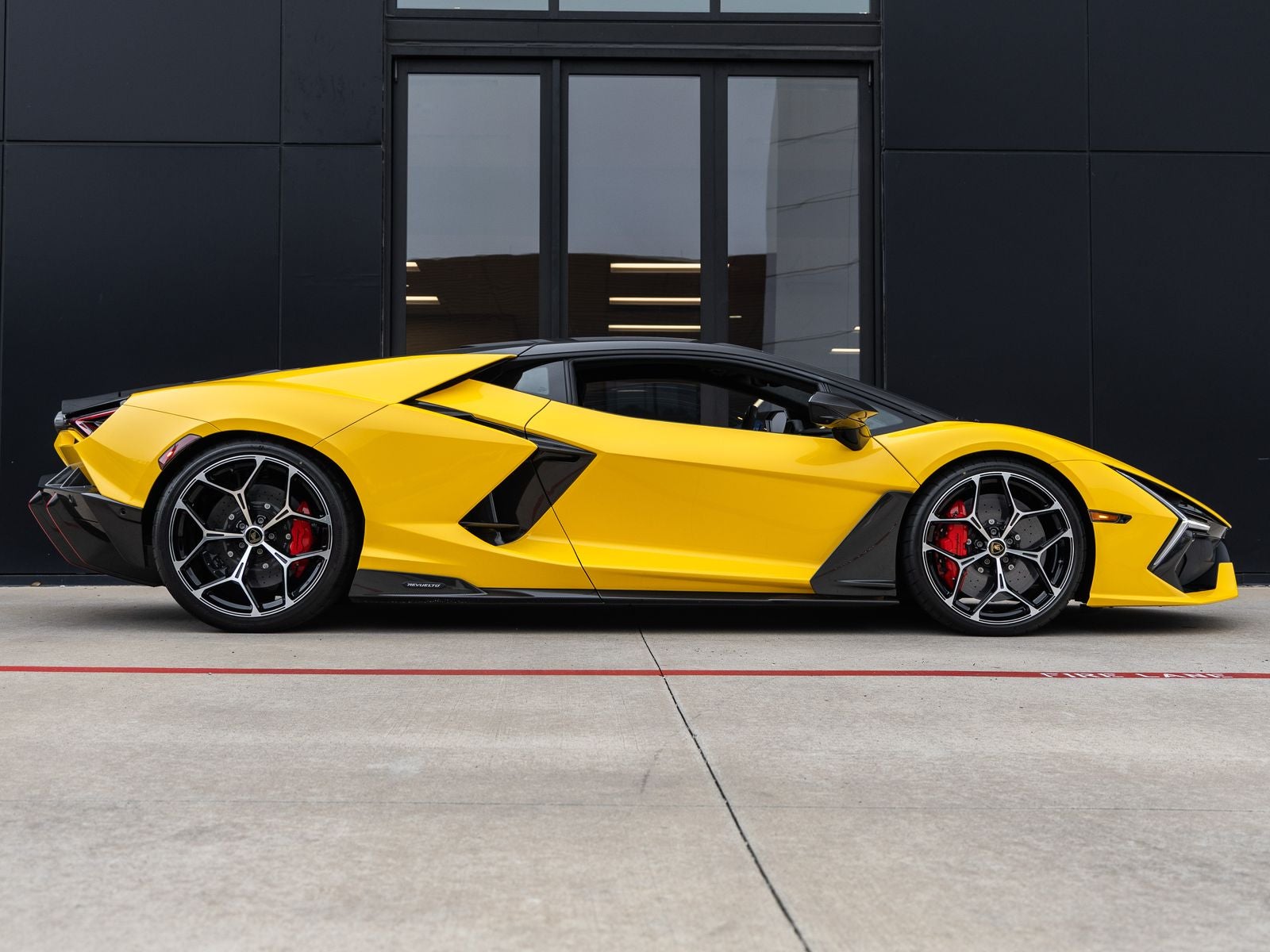 2026 Lamborghini Revuelto Base