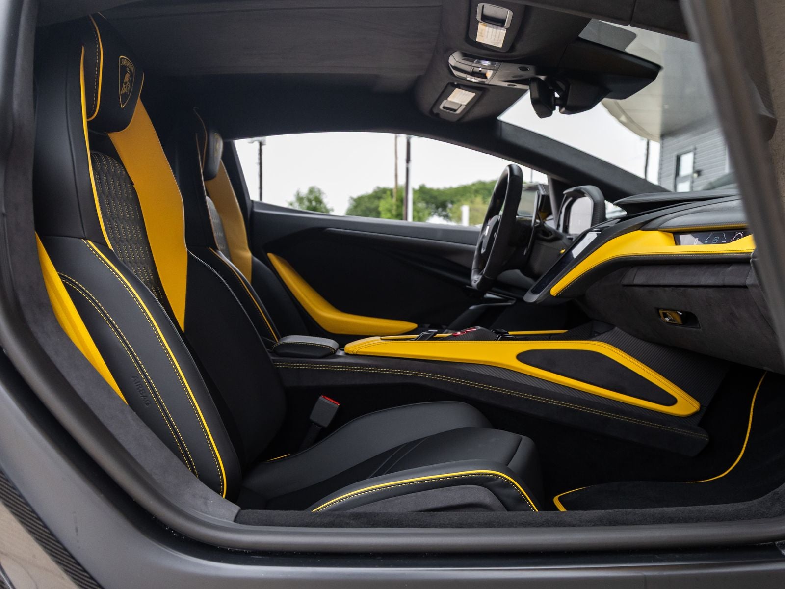2026 Lamborghini Revuelto Base
