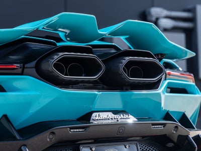2026 Lamborghini Revuelto Base