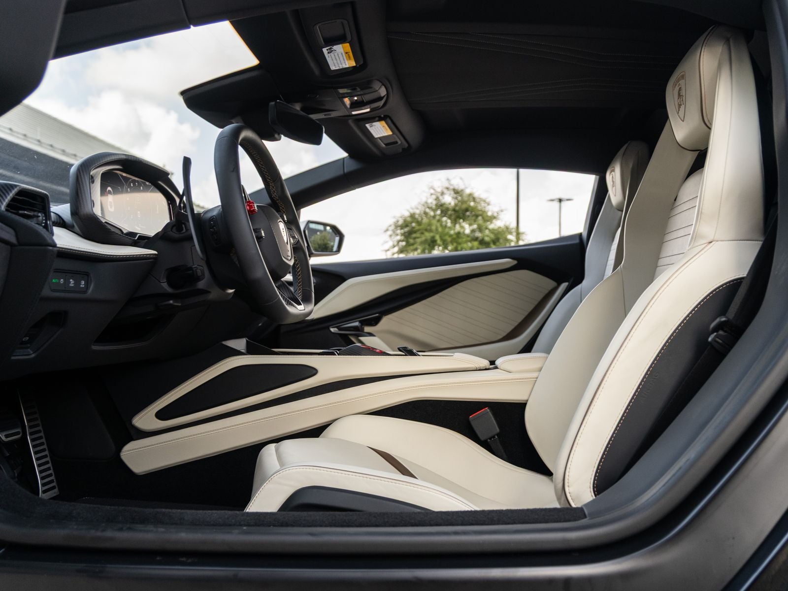 2024 Lamborghini Revuelto Base