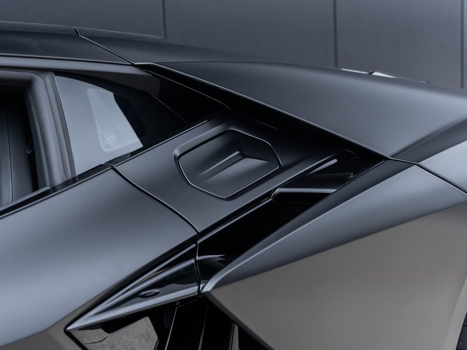 2024 Lamborghini Revuelto Base