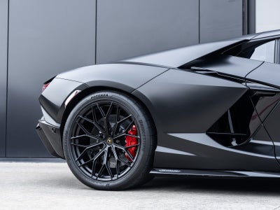 2024 Lamborghini Revuelto Base