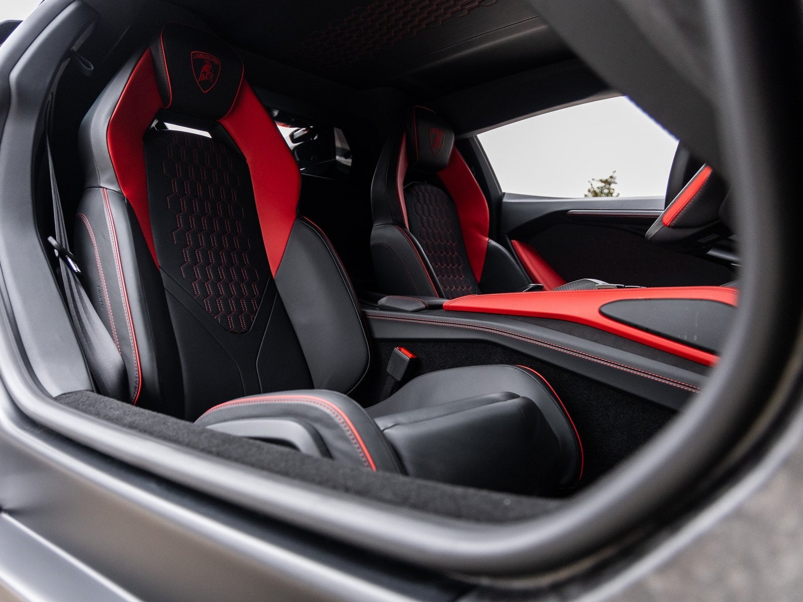 2024 Lamborghini Revuelto Base