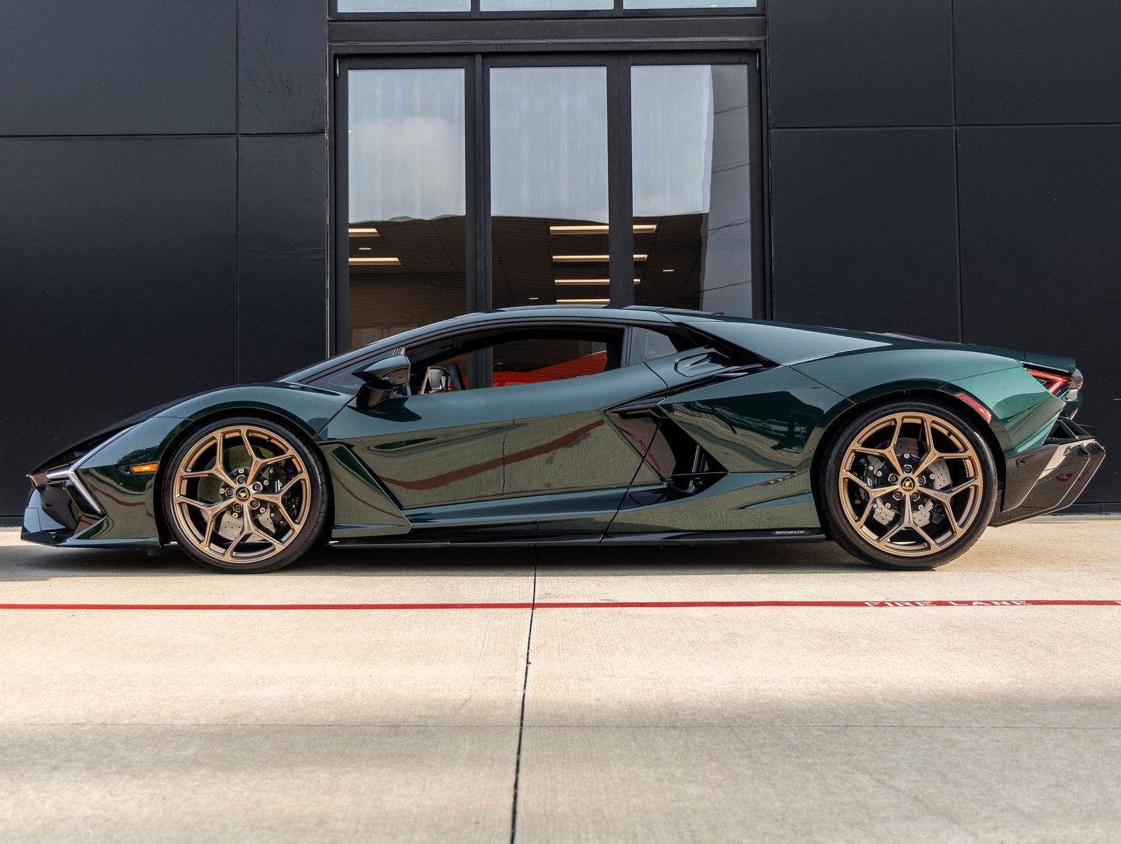 2025 Lamborghini Revuelto Base