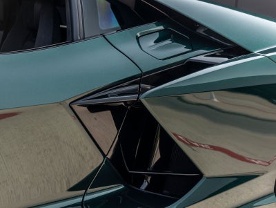 2025 Lamborghini Revuelto Base
