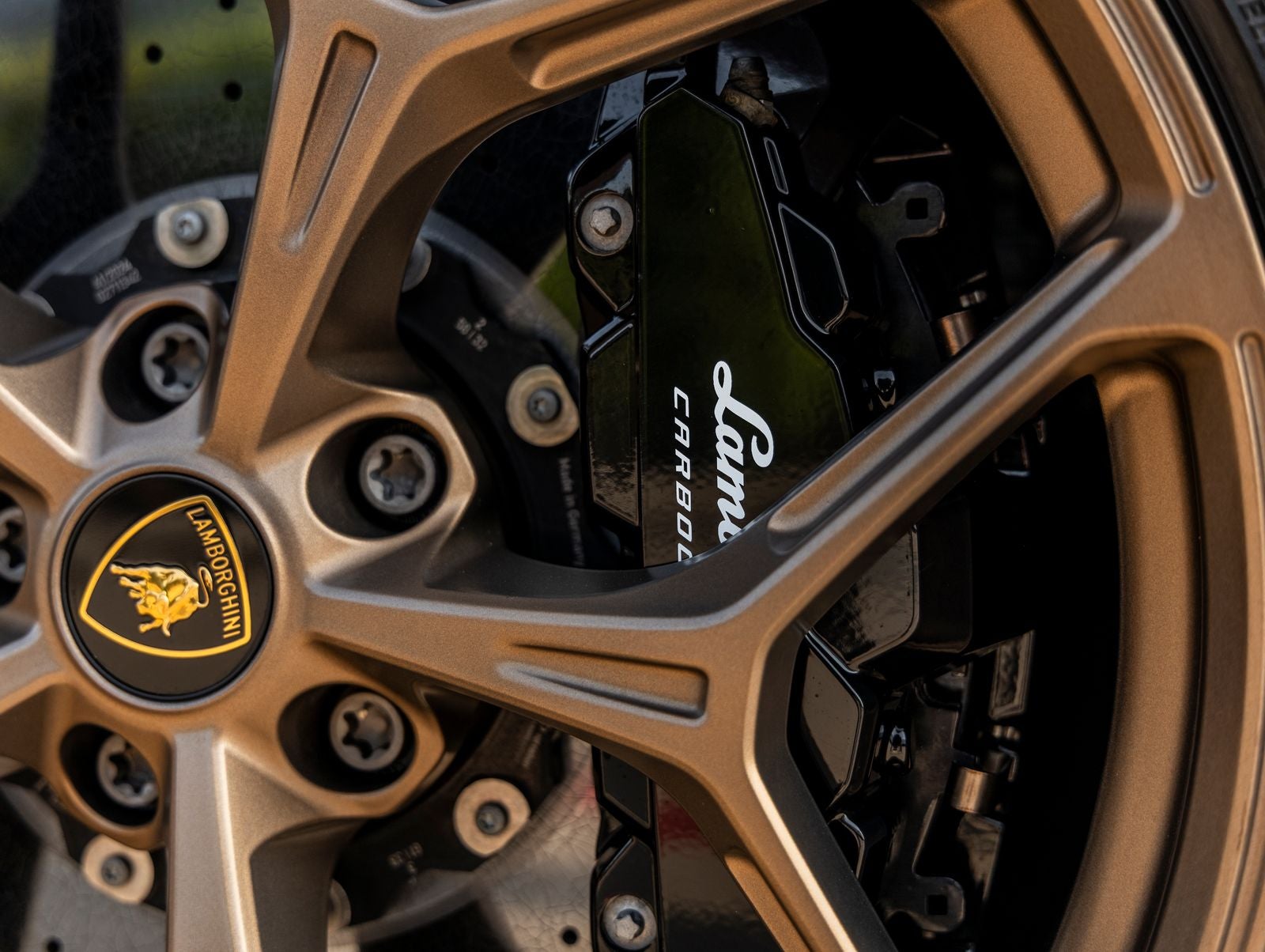2025 Lamborghini Revuelto Base