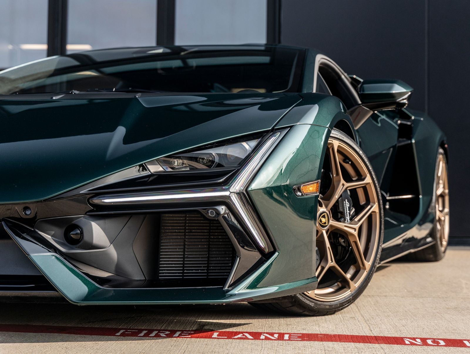 2025 Lamborghini Revuelto Base