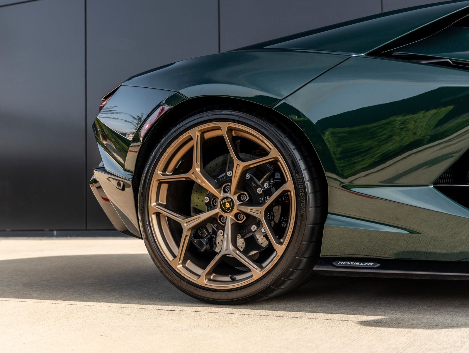 2025 Lamborghini Revuelto Base