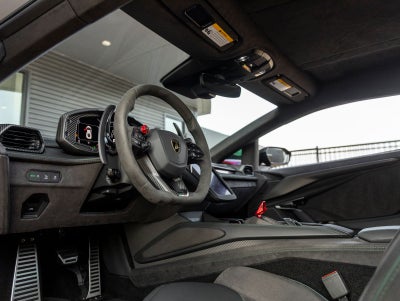 2025 Lamborghini Revuelto Base