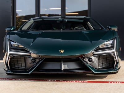 2025 Lamborghini Revuelto Base