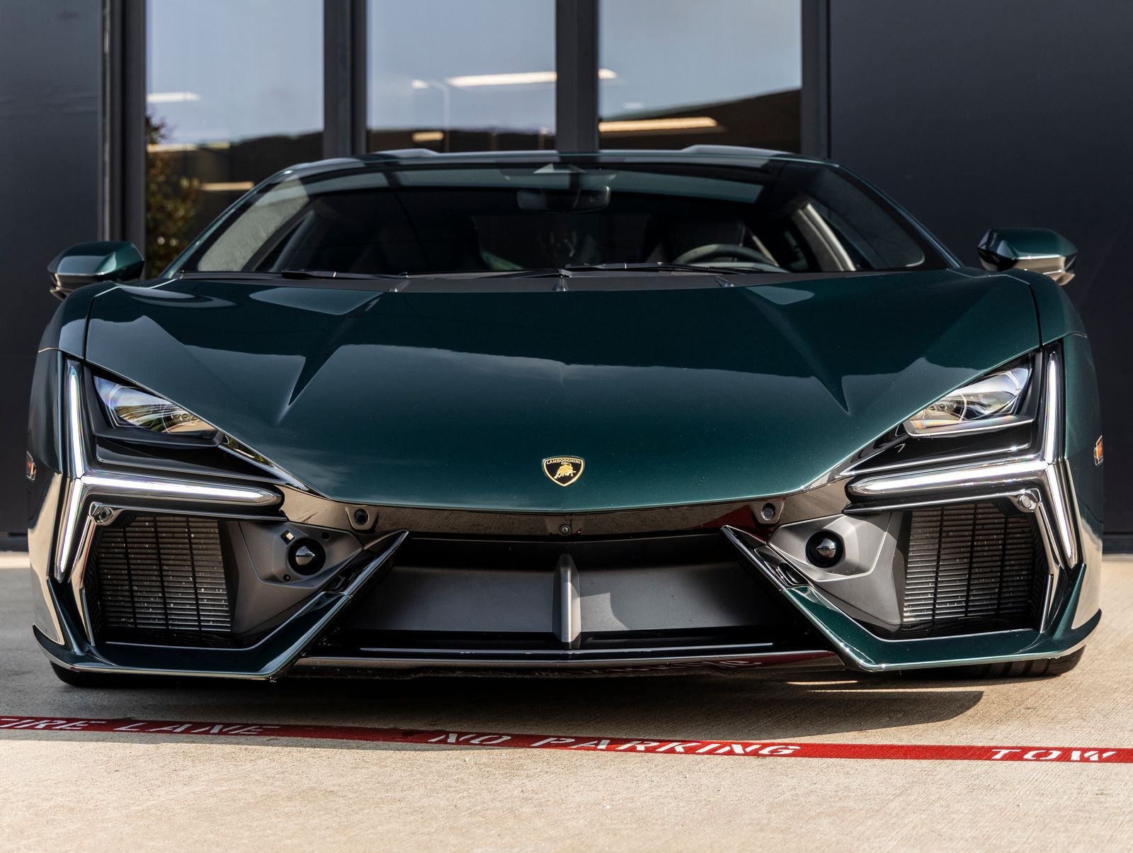 2025 Lamborghini Revuelto Base
