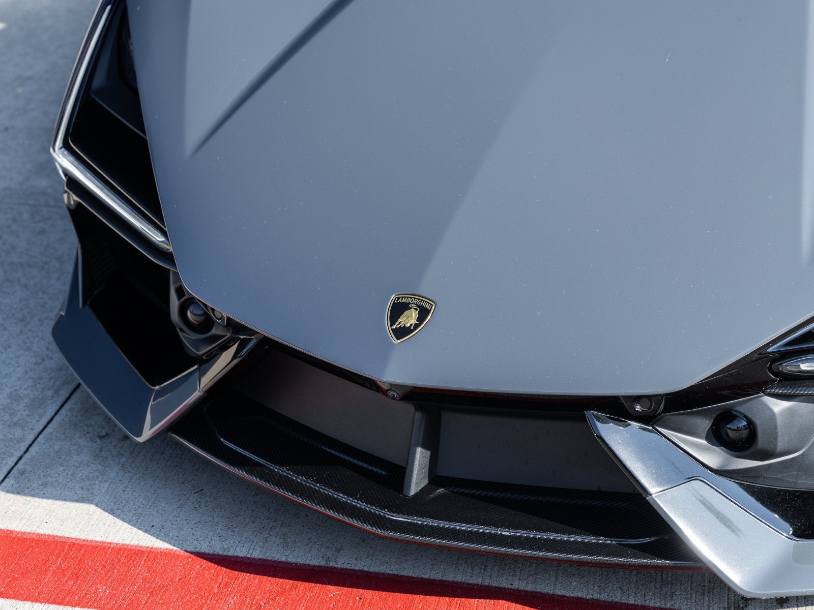 2025 Lamborghini Revuelto Base