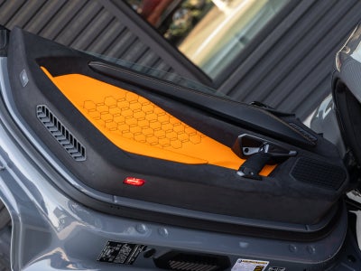 2025 Lamborghini Revuelto Base