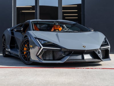 2025 Lamborghini Revuelto Base