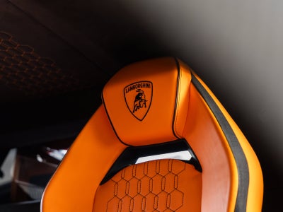 2025 Lamborghini Revuelto Base