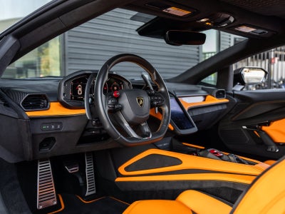 2025 Lamborghini Revuelto Base