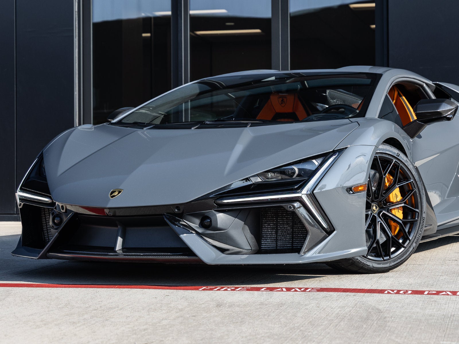 2025 Lamborghini Revuelto Base