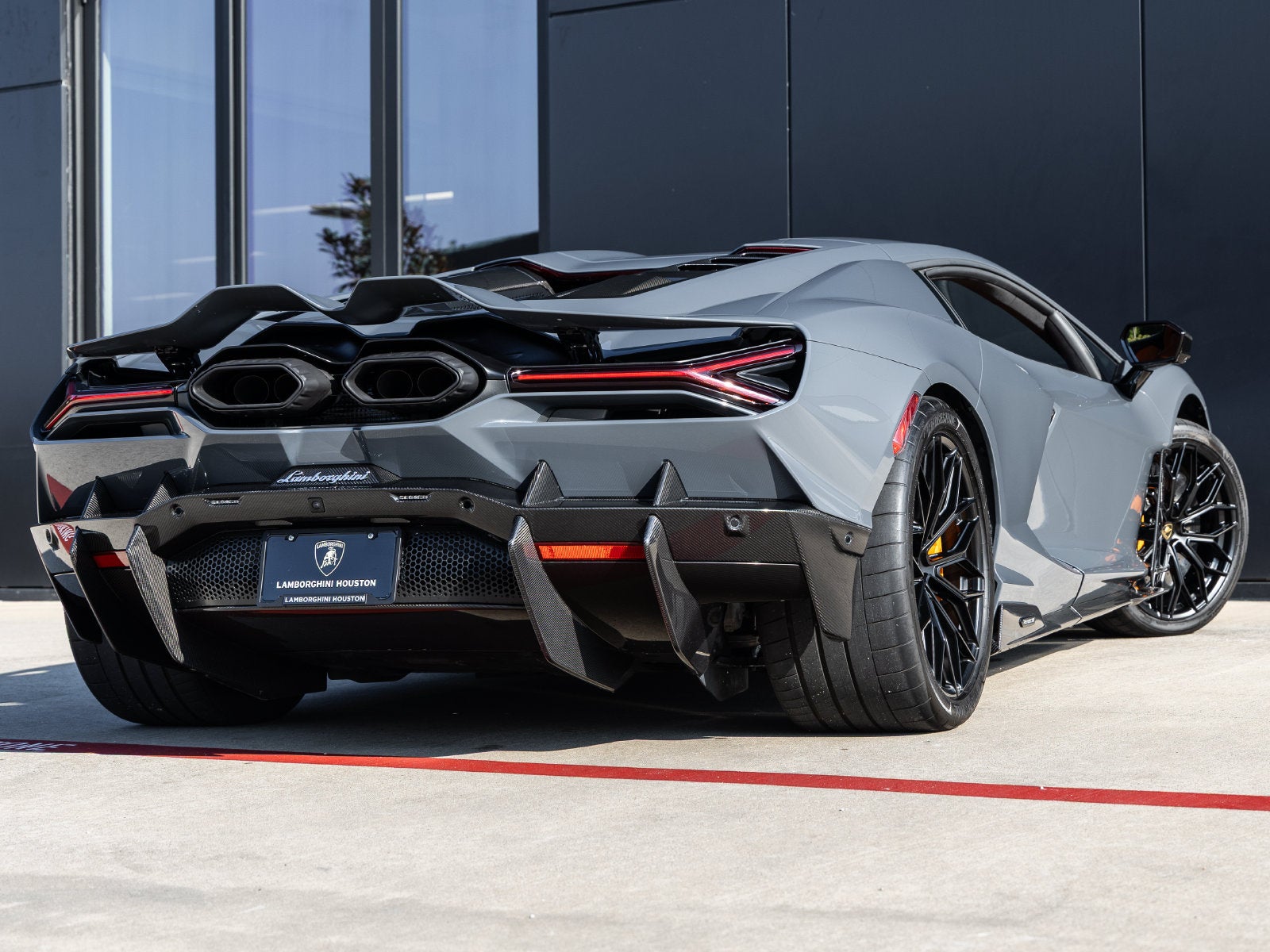 2025 Lamborghini Revuelto Base