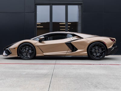 2026 Lamborghini Revuelto Base