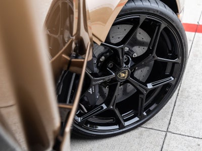 2026 Lamborghini Revuelto Base
