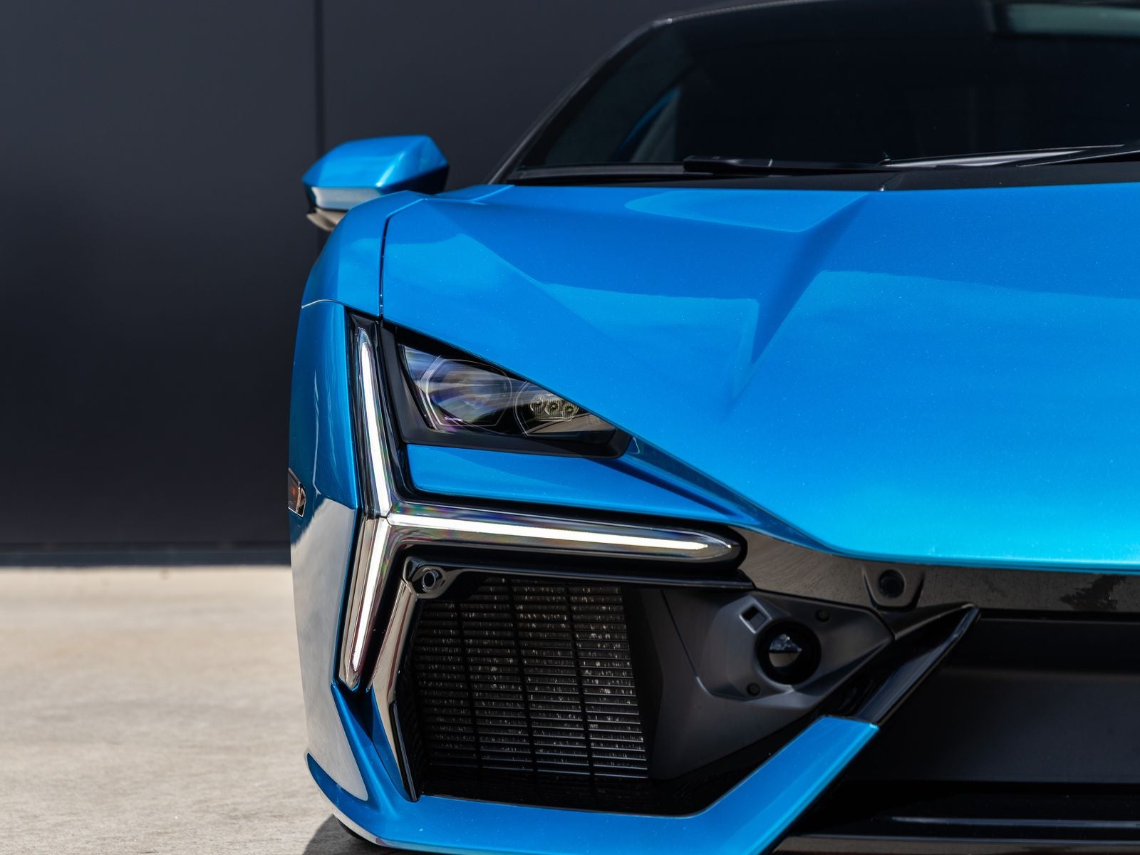 2025 Lamborghini Revuelto Base