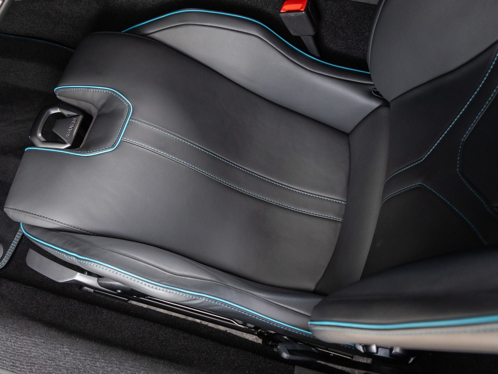 2025 Lamborghini Revuelto Base