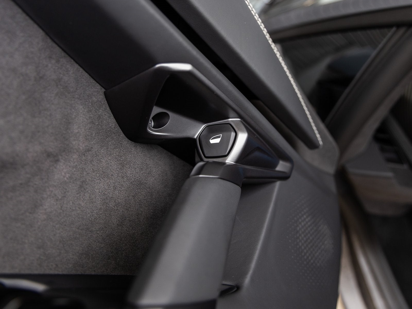 2024 Lamborghini Revuelto Base